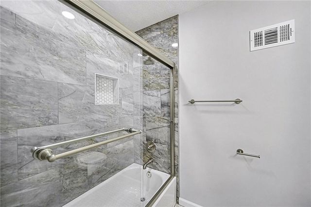 1933 N 83rd Terrace, Kansas City, KS 66112