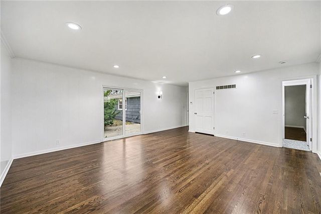 1933 N 83rd Terrace, Kansas City, KS 66112