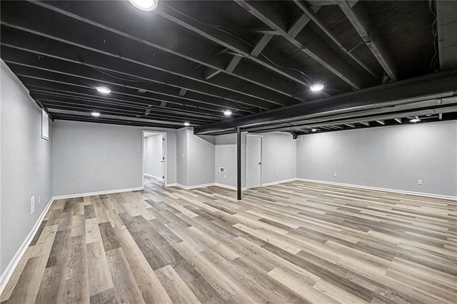 1933 N 83rd Terrace, Kansas City, KS 66112