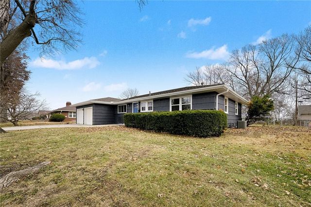 1933 N 83rd Terrace, Kansas City, KS 66112