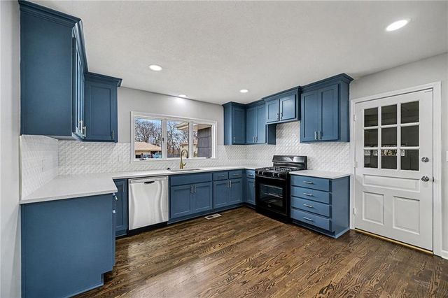 1933 N 83rd Terrace, Kansas City, KS 66112