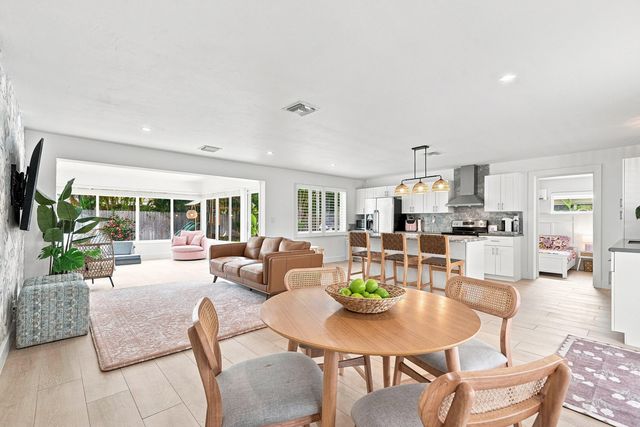 807 SE 9 Terrace, Deerfield Beach, FL 33441