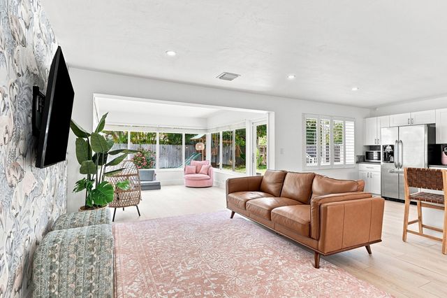 807 SE 9 Terrace, Deerfield Beach, FL 33441