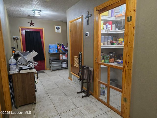 390 County Road P, Edmonson, TX 79032