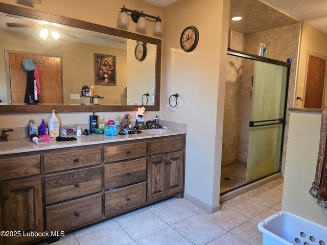 390 County Road P, Edmonson, TX 79032