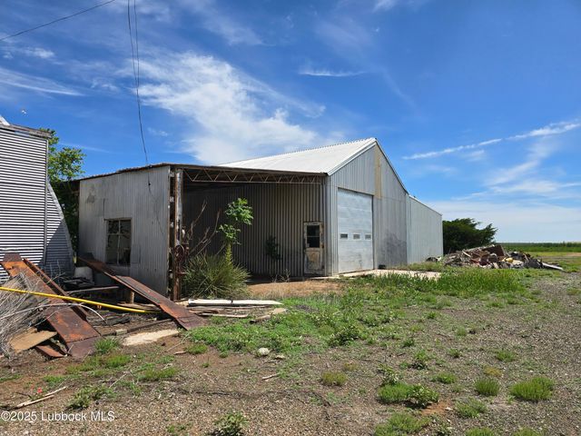 390 County Road P, Edmonson, TX 79032