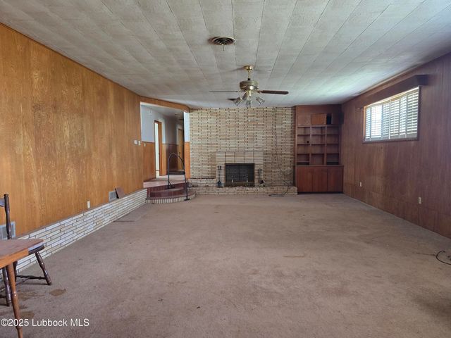 390 County Road P, Edmonson, TX 79032