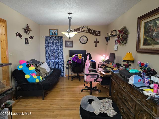 390 County Road P, Edmonson, TX 79032