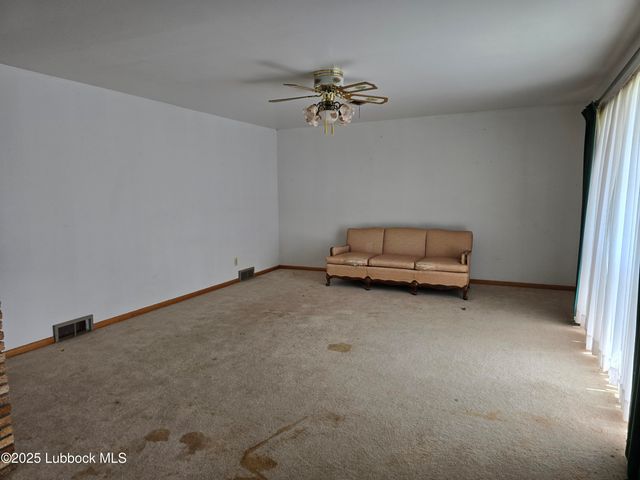 390 County Road P, Edmonson, TX 79032