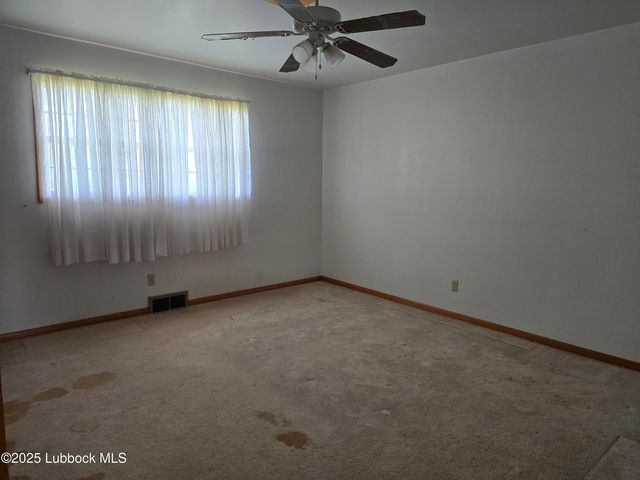 390 County Road P, Edmonson, TX 79032