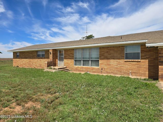 390 County Road P, Edmonson, TX 79032