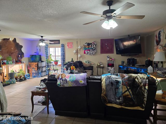 390 County Road P, Edmonson, TX 79032