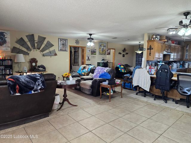 390 County Road P, Edmonson, TX 79032