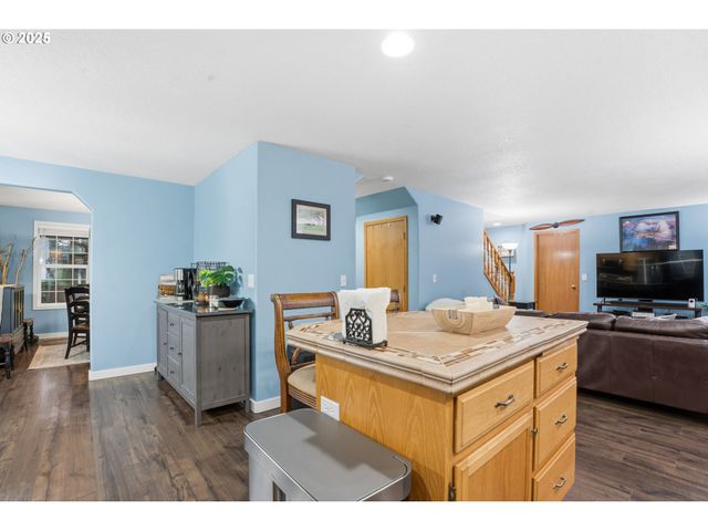 1903 Ne 104TH Ave, Vancouver, WA 98664