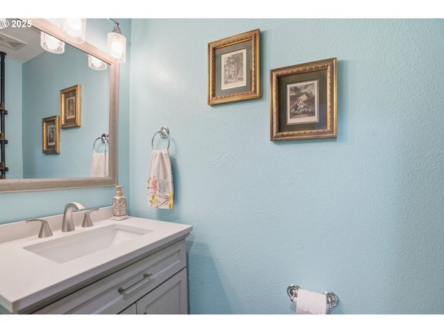 1903 Ne 104TH Ave, Vancouver, WA 98664