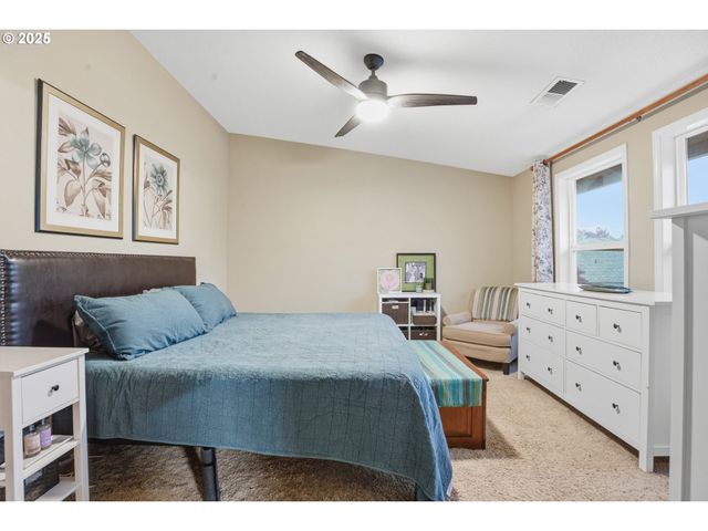 1903 Ne 104TH Ave, Vancouver, WA 98664