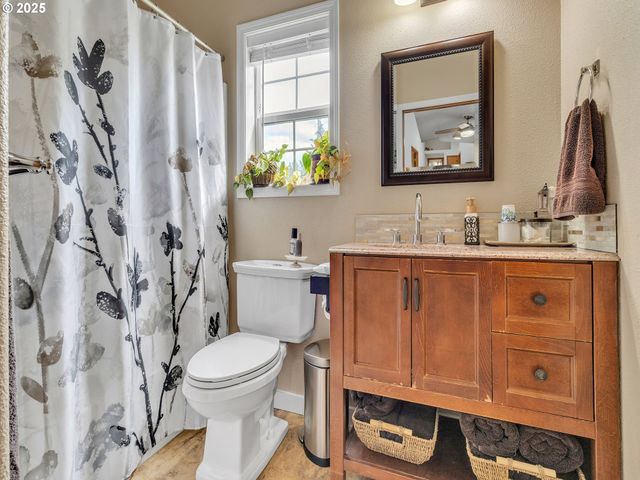 1903 Ne 104TH Ave, Vancouver, WA 98664