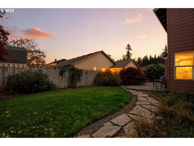 1903 Ne 104TH Ave, Vancouver, WA 98664