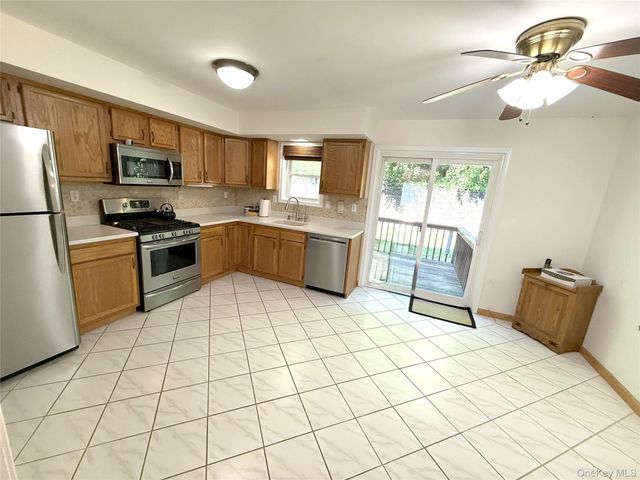 56 Foltim Way, Congers, NY 10920