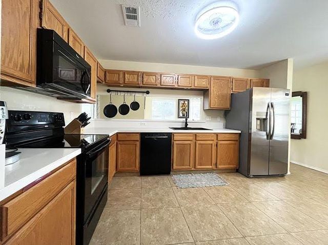 2735 S Peach Hollow Circle, Pearland, TX 77584