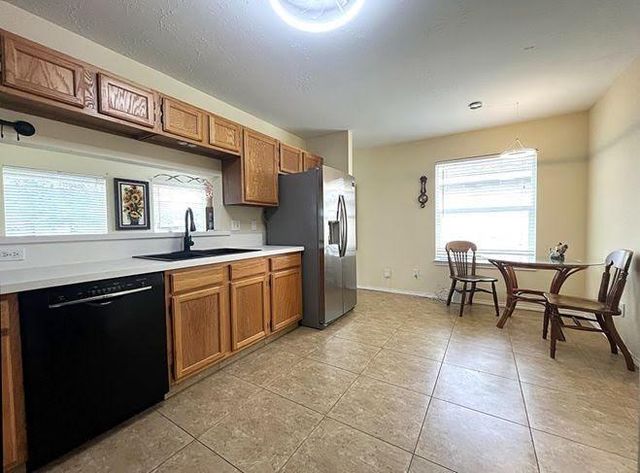 2735 S Peach Hollow Circle, Pearland, TX 77584