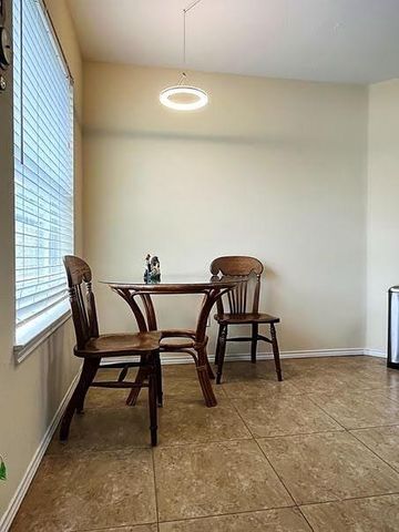 2735 S Peach Hollow Circle, Pearland, TX 77584