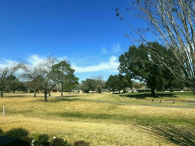 2735 S Peach Hollow Circle, Pearland, TX 77584