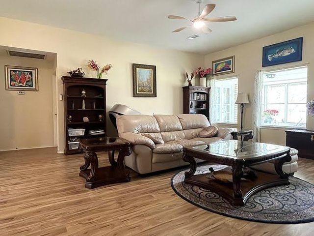 2735 S Peach Hollow Circle, Pearland, TX 77584