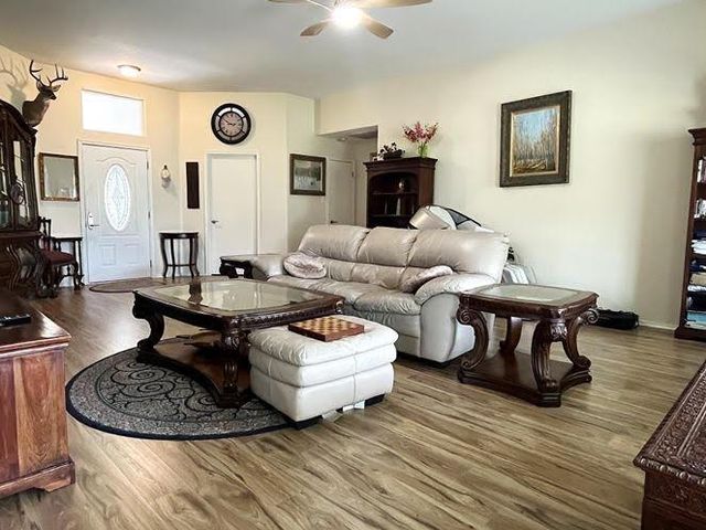 2735 S Peach Hollow Circle, Pearland, TX 77584