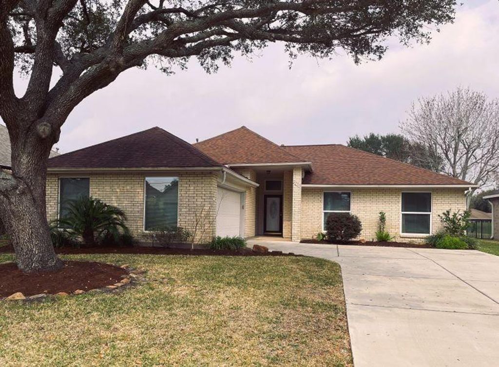 2735 S Peach Hollow Circle, Pearland, TX 77584