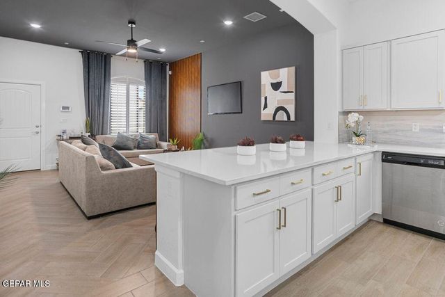 136 Organ Trail, Santa Teresa, NM 88008