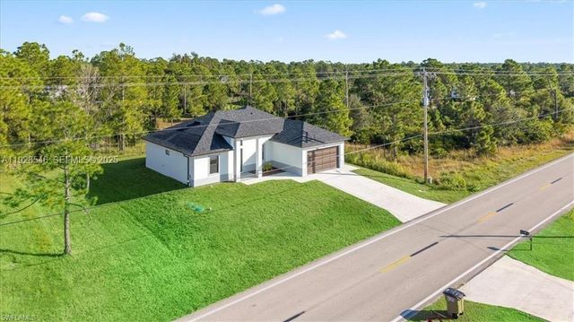 203 E 10TH ST, Lehigh Acres, FL 33972