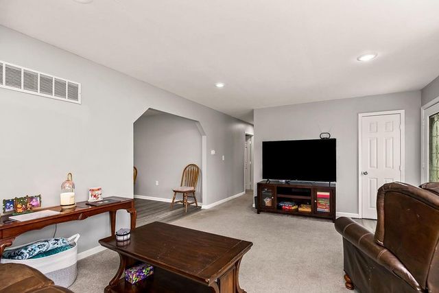 1712 Russell Road, Pleasant Hill, MO 64080