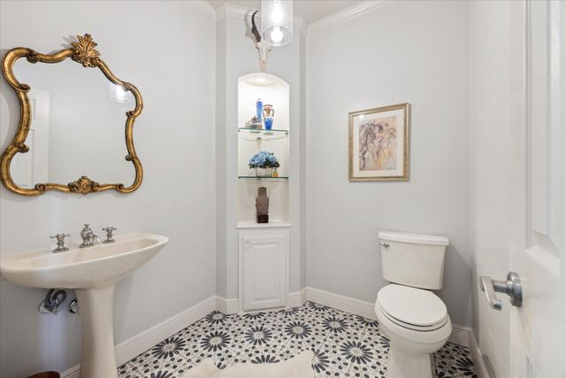 3800 Bailey LN F-1, Austin, TX 78756