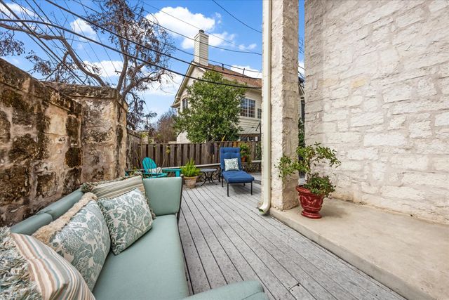 3800 Bailey LN F-1, Austin, TX 78756