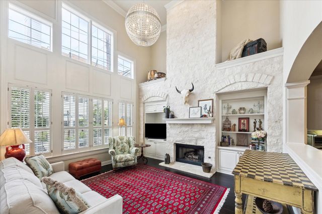 3800 Bailey LN F-1, Austin, TX 78756