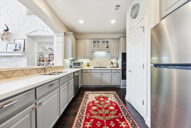 3800 Bailey LN F-1, Austin, TX 78756