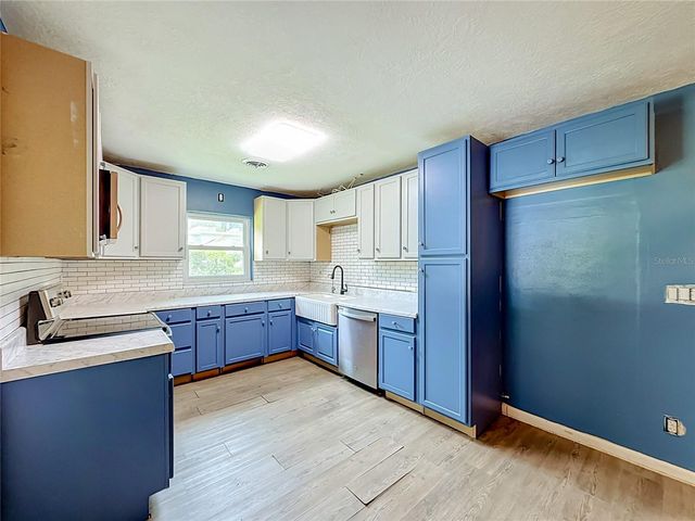 2405 NE 2ND STREET, Ocala, FL 34470