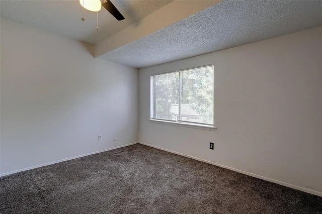 12054 Mighty Oak Drive B, Houston, TX 77066