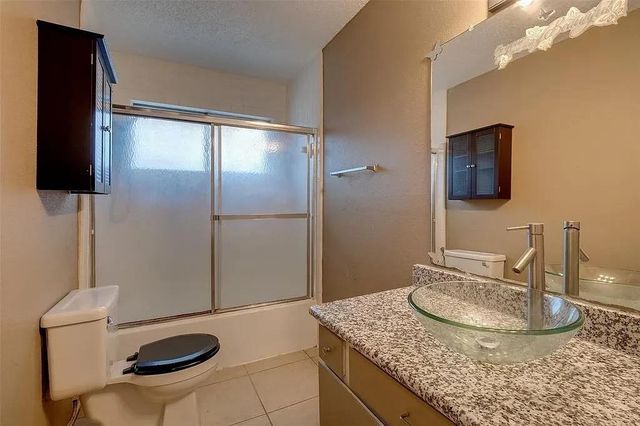 12054 Mighty Oak Drive B, Houston, TX 77066
