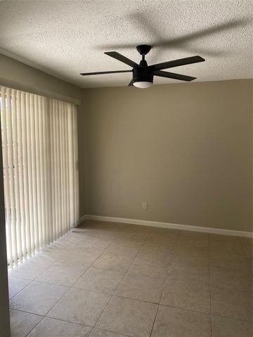 12054 Mighty Oak Drive B, Houston, TX 77066