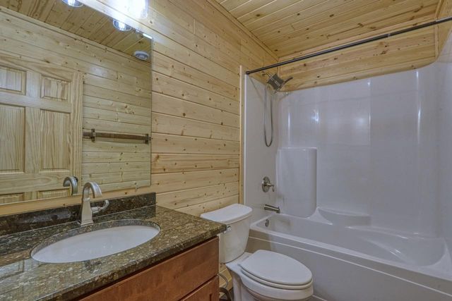 7678 N Post Ave, Hayward, WI 54843