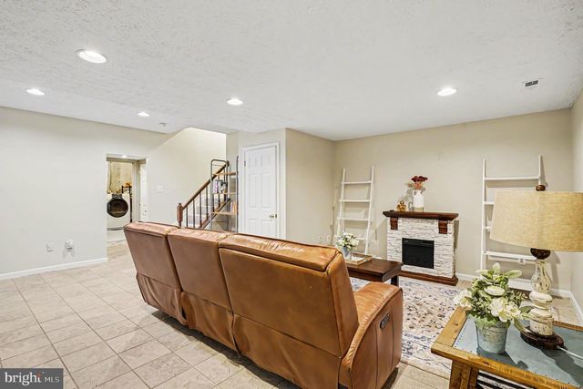 3716 FOXFORD STREAM RD, Baltimore, MD 21236