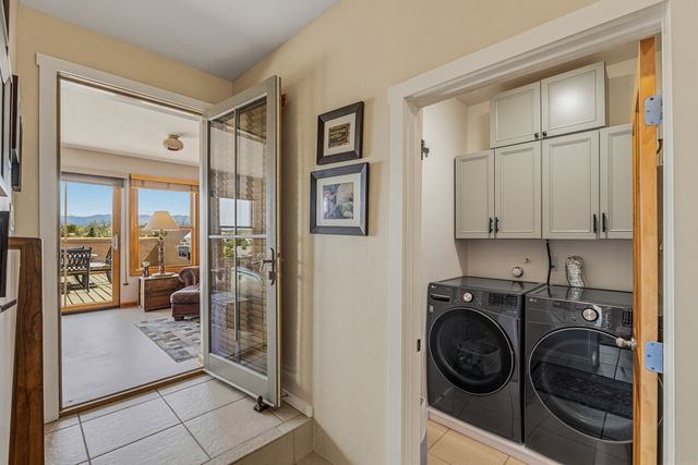 84 Avenida Frijoles, Santa Fe, NM 87507