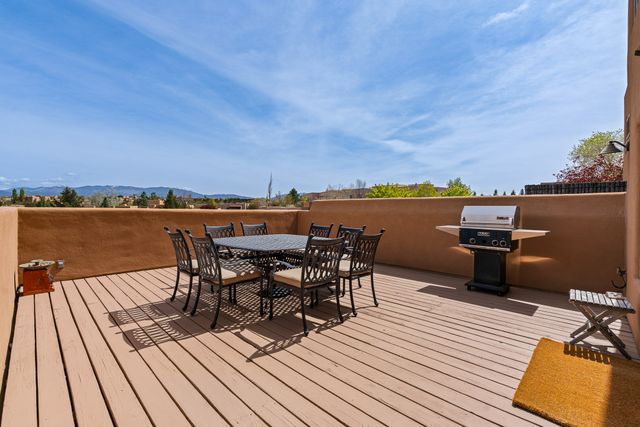 84 Avenida Frijoles, Santa Fe, NM 87507