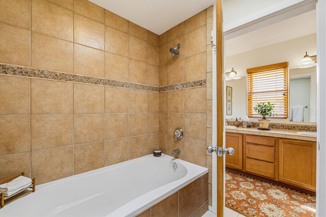 84 Avenida Frijoles, Santa Fe, NM 87507