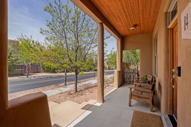84 Avenida Frijoles, Santa Fe, NM 87507