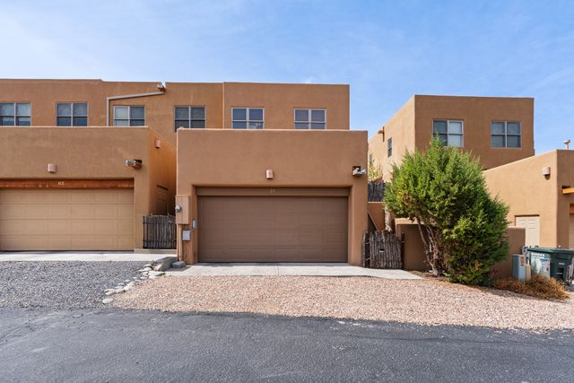 84 Avenida Frijoles, Santa Fe, NM 87507