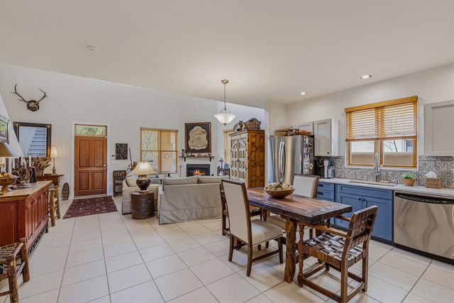 84 Avenida Frijoles, Santa Fe, NM 87507