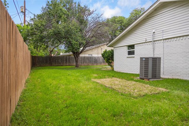 2209 9th Street, Brownwood, TX 76801